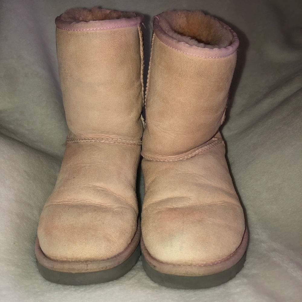 UGG Boots - Picture 2 of 4